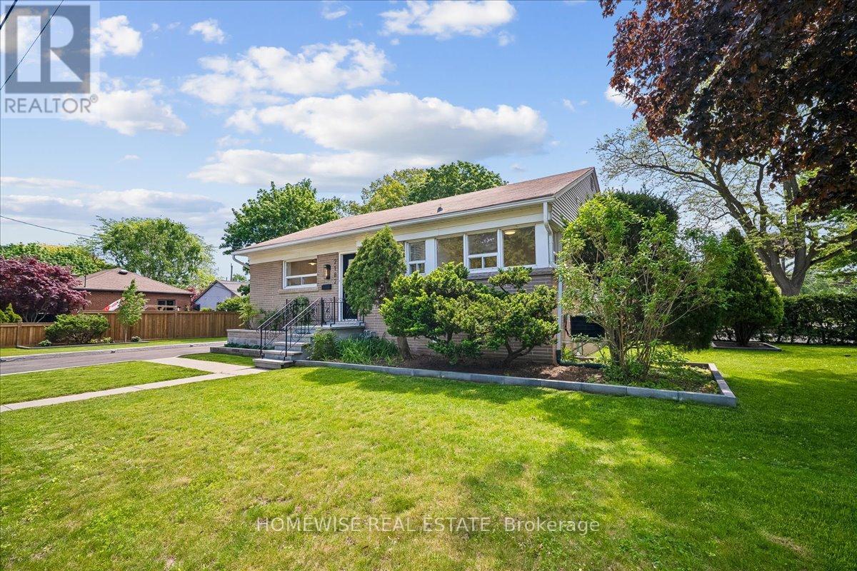 Detached at 2182 COURTLAND DRIVE, Burlington (Brant)