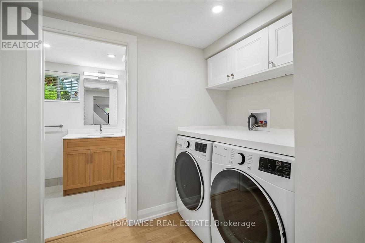 Detached at 2182 COURTLAND DRIVE, Burlington