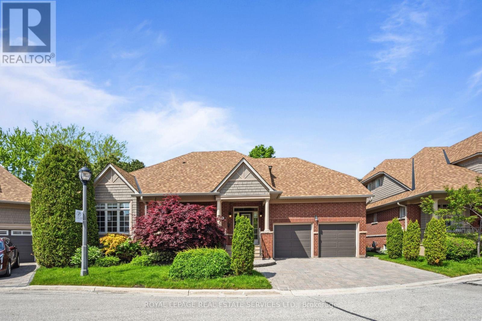 Detached at 2130 Dickson Rd, Mississauga