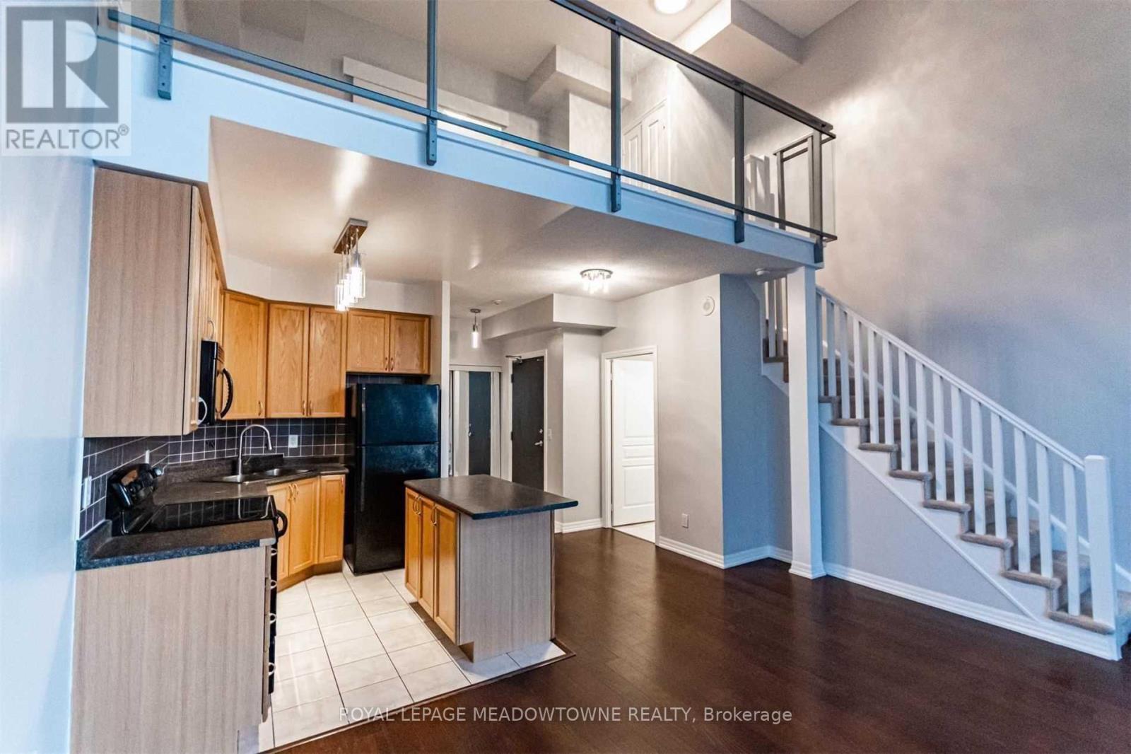 Apartment at 2114 - 223 WEBB DRIVE, Mississauga (City Centre)