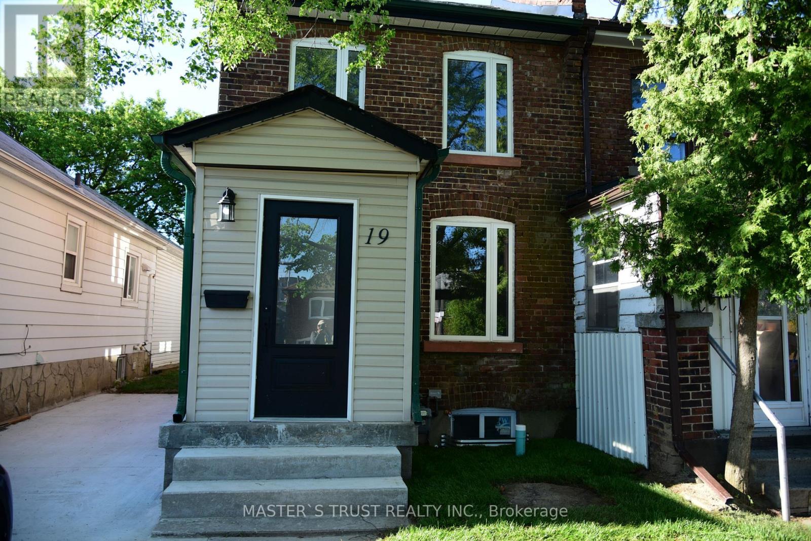 Townhouse at 19 EMMETT AVENUE, Toronto (Mount Dennis)