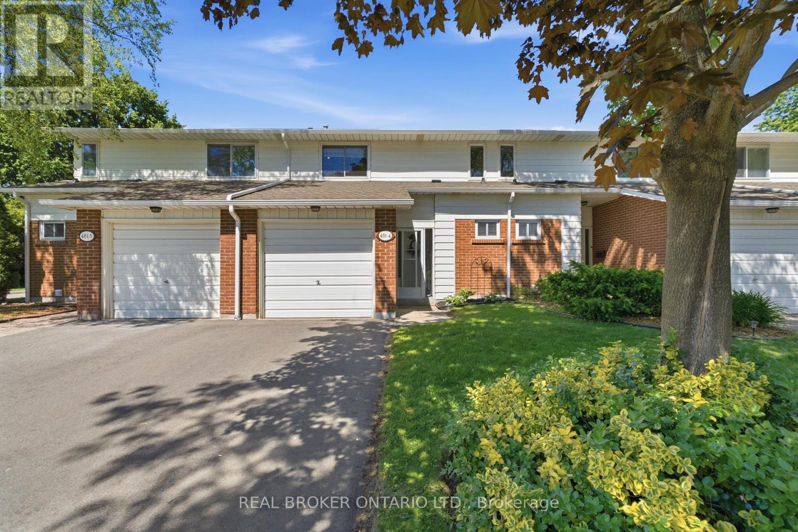 Townhouse at 4 - 481 WOODVIEW ROAD, Burlington (Roseland)