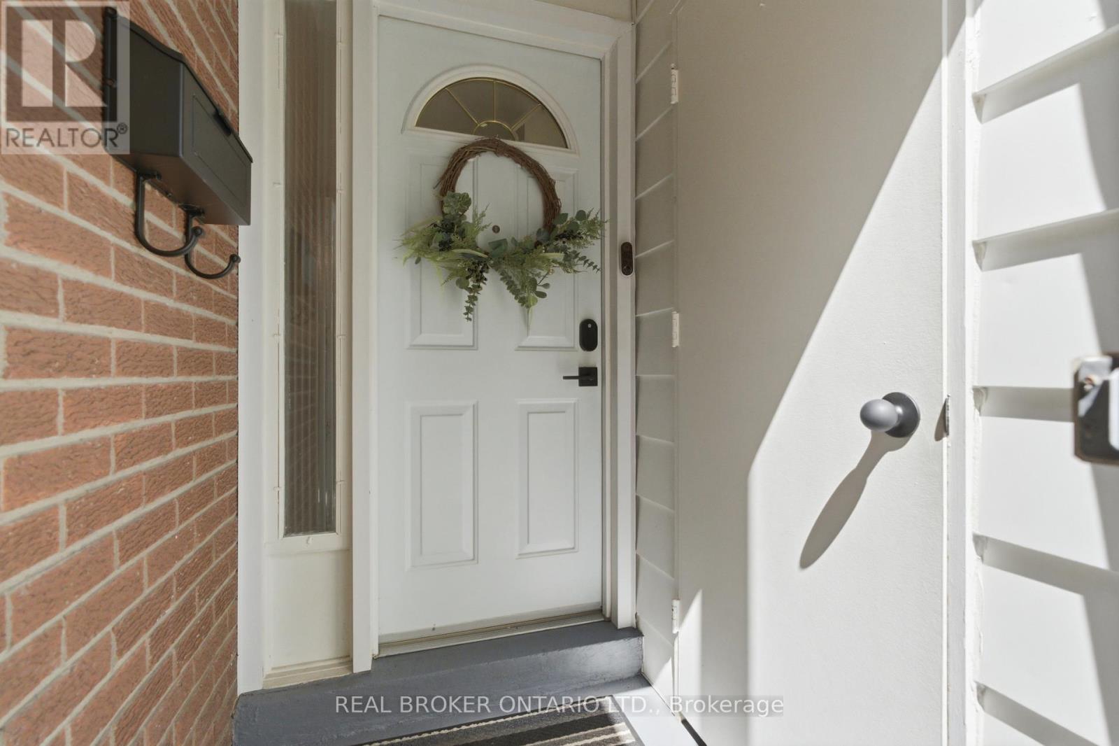 Townhouse at 4 - 481 WOODVIEW ROAD, Burlington