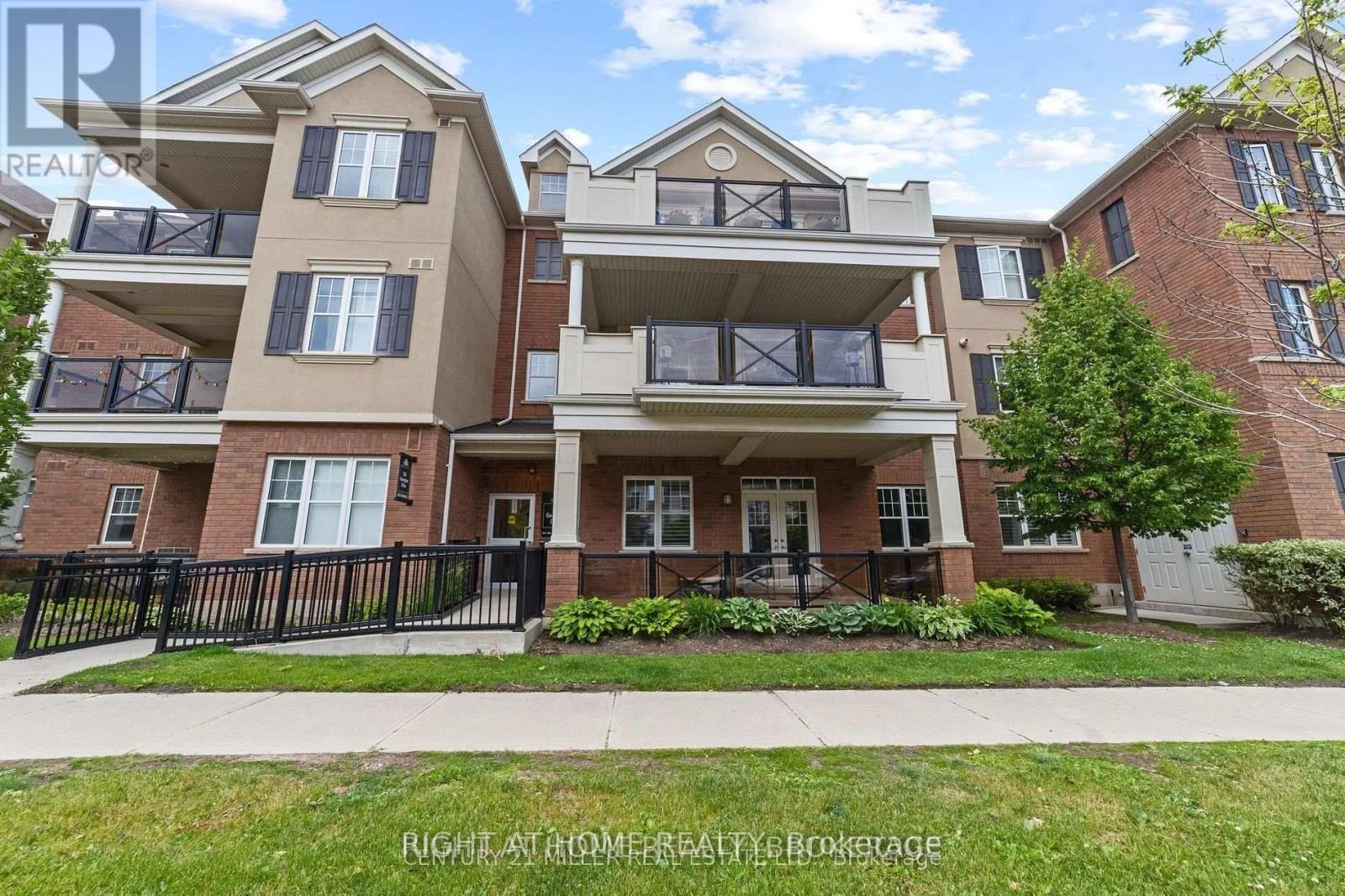 Townhouse at 302 - 263 GEORGIAN DRIVE, Oakville