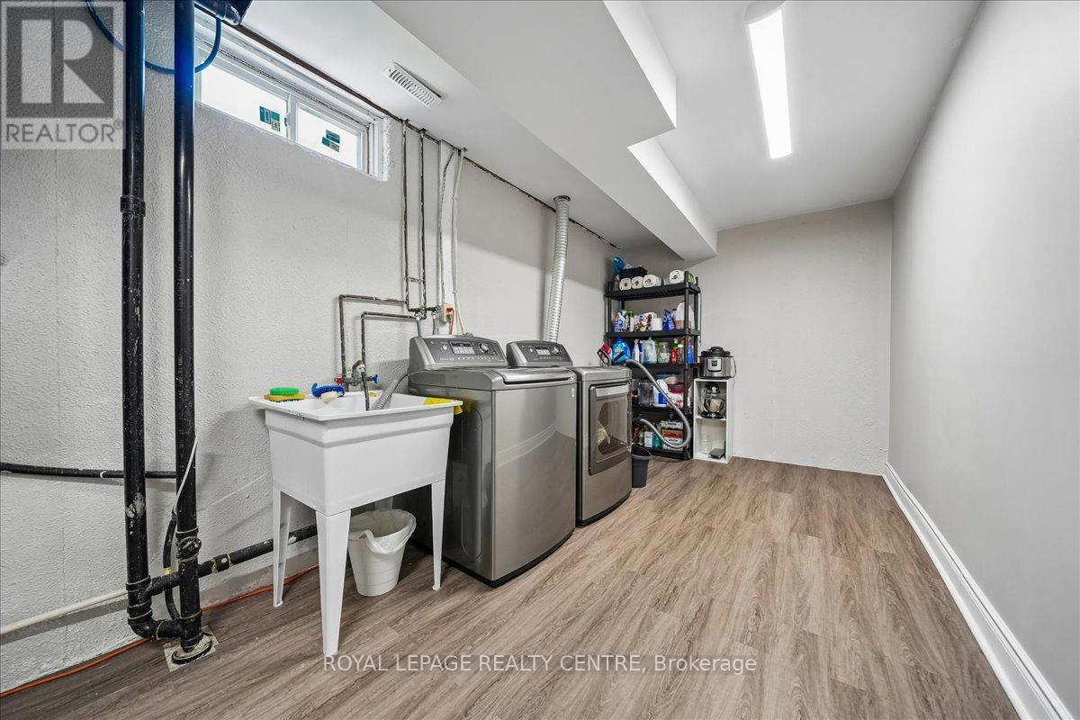 Semi-Detached/Link at 3503 AUTUMNLEAF CRESCENT, Mississauga