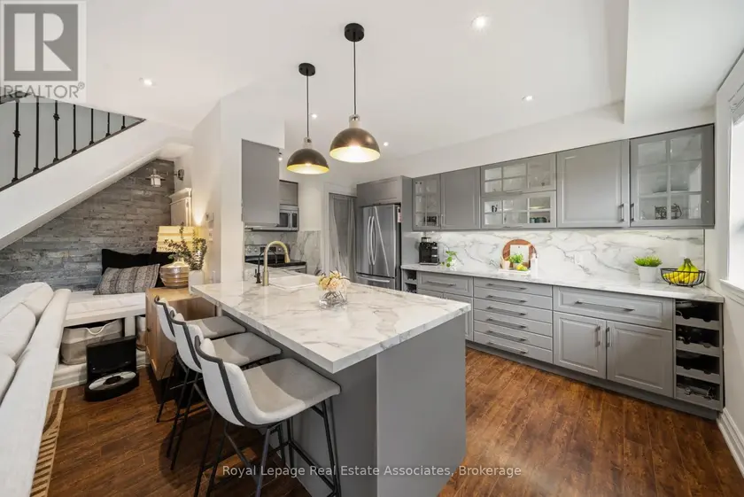 Townhouse at 4 - 469 CLARIDGE ROAD, Burlington (Roseland)