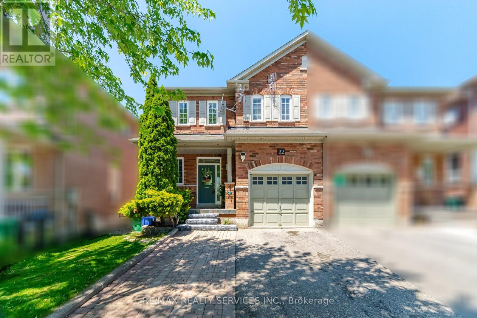 Semi-Detached/Link at 32 ASHDALE ROAD, Brampton (Bram West)