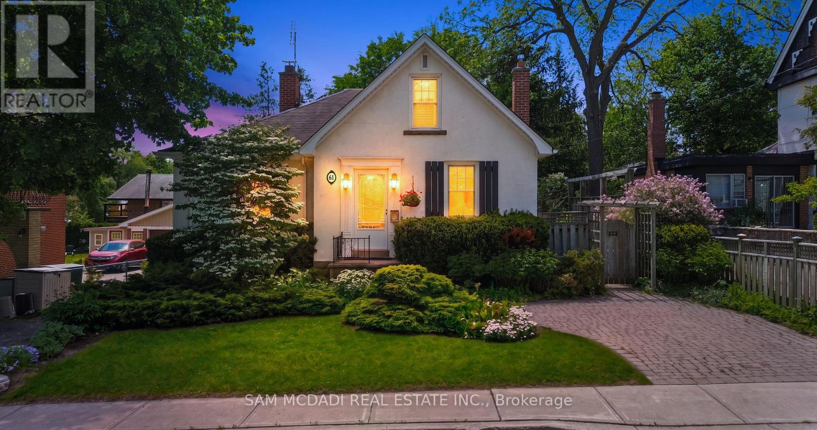 Detached at 61 CHAPEL STREET, Brampton (Downtown Brampton)