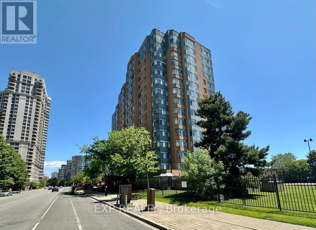 Apartment at 303 - 300 WEBB DRIVE, Mississauga (City Centre)