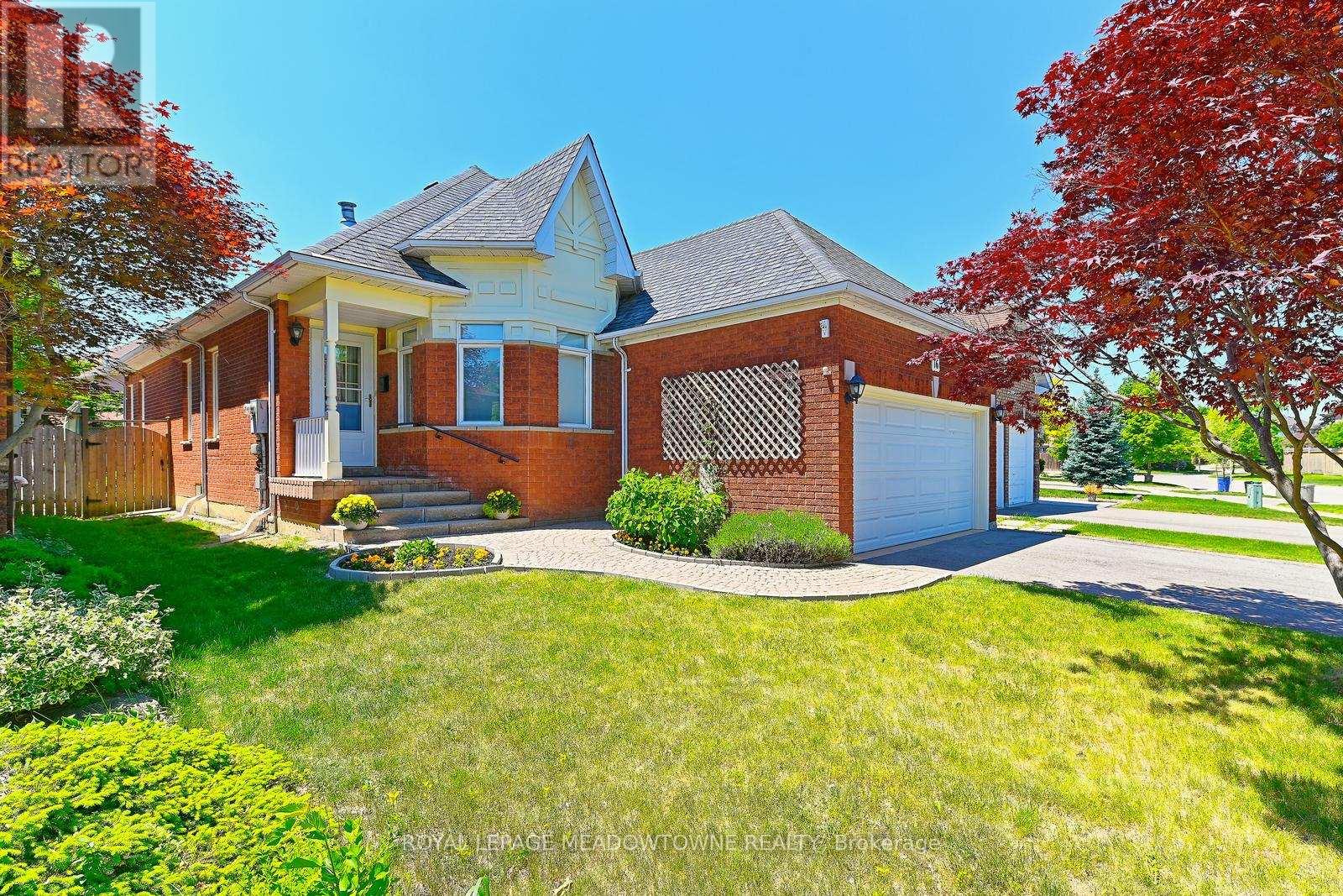 Detached at 16 HARROP AVENUE, Halton Hills (Georgetown)