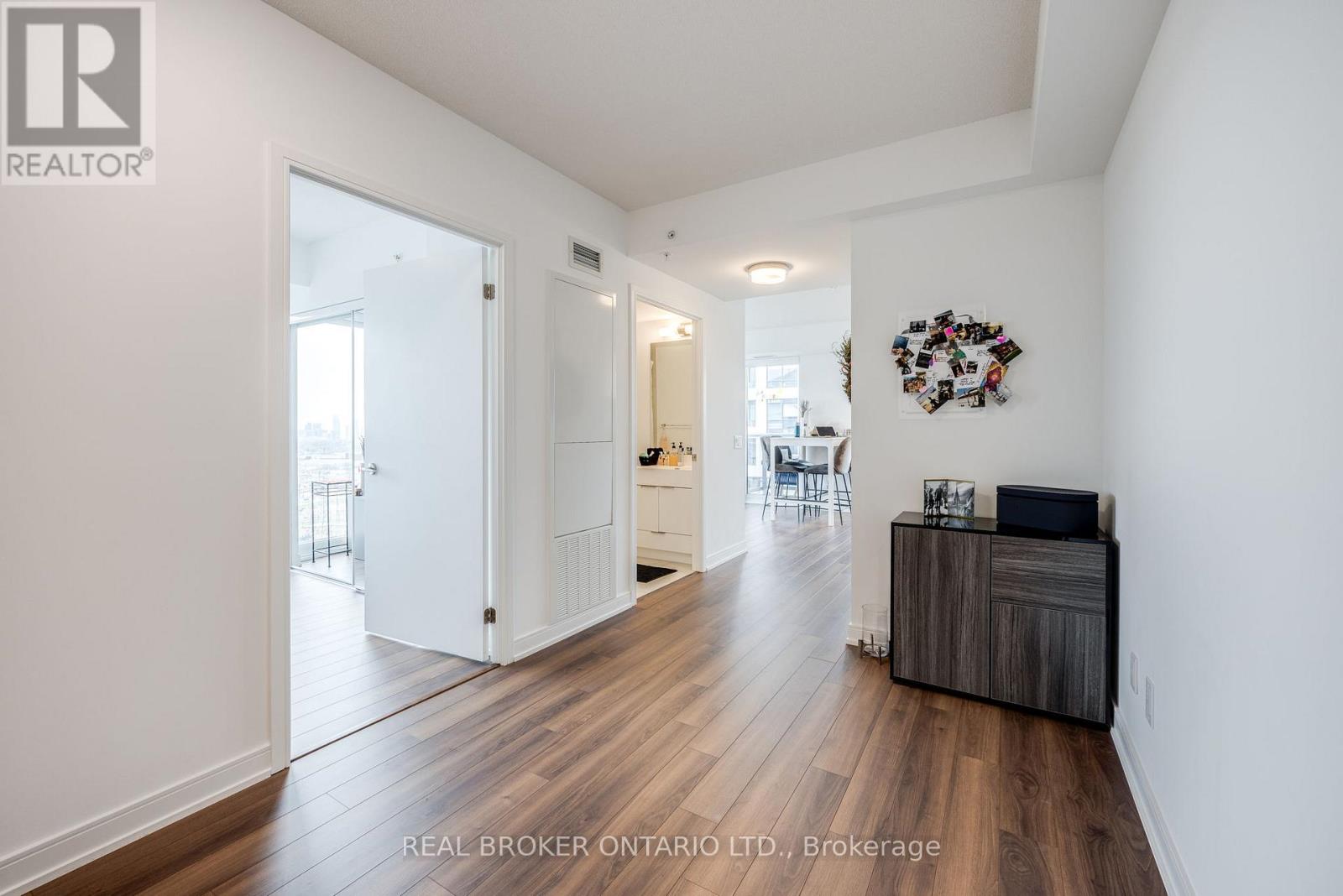 Apartment at 2010 - 30 SAMUEL WOOD WAY, Toronto