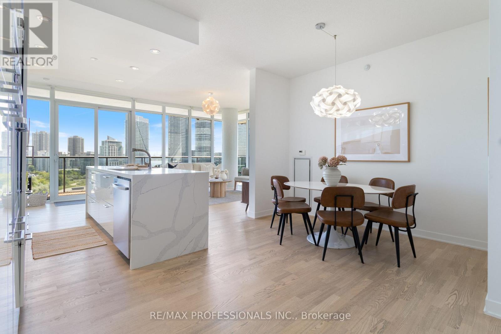 Apartment at 1708 - 90 PARK LAWN ROAD, Toronto
