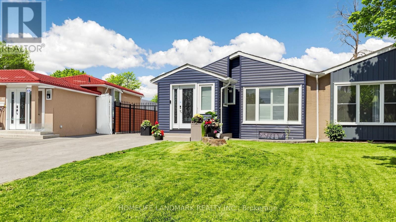Semi-Detached/Link at 42 GLENMORE CRESCENT, Brampton (Northgate)