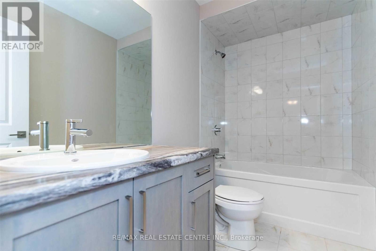 Townhouse at 17 - 445 ONTARIO STREET, Milton