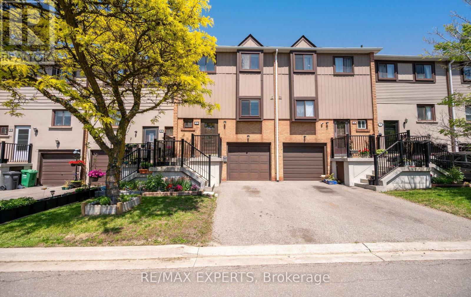 Townhouse at 5 MOREGATE CRESCENT, Brampton (Central Park)