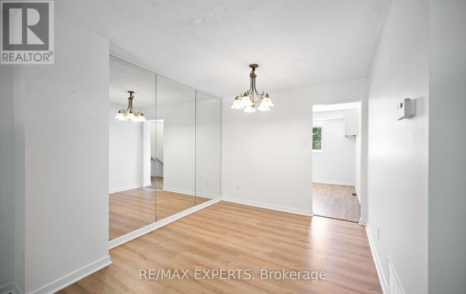 Townhouse at 5 MOREGATE CRESCENT, Brampton
