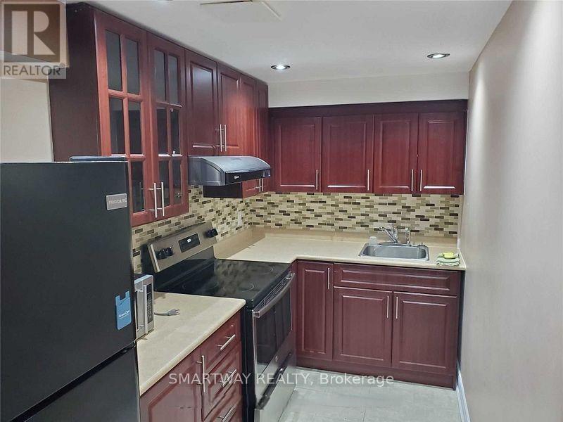 Semi-Detached/Link at BASEMENT APARTMENT - 495 MEADOWRIDGE COURT, Mississauga