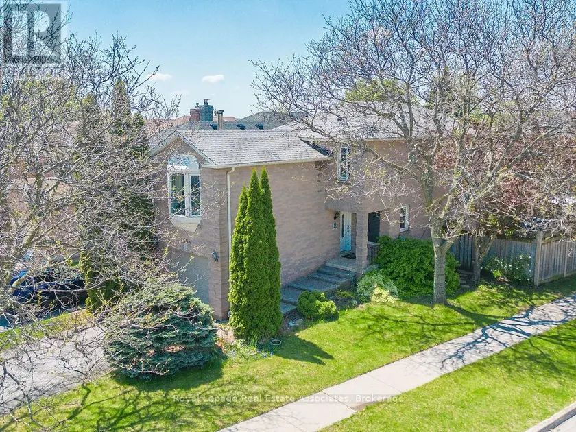 Semi-Detached/Link at 1308 VALERIE CRESCENT, Oakville