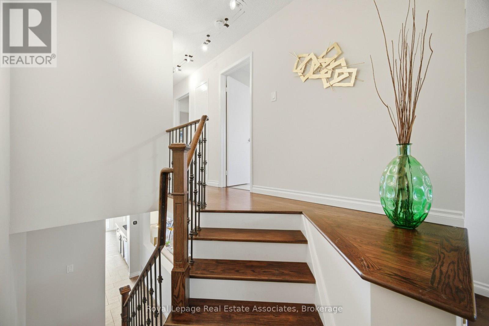 Semi-Detached/Link at 1308 VALERIE CRESCENT, Oakville