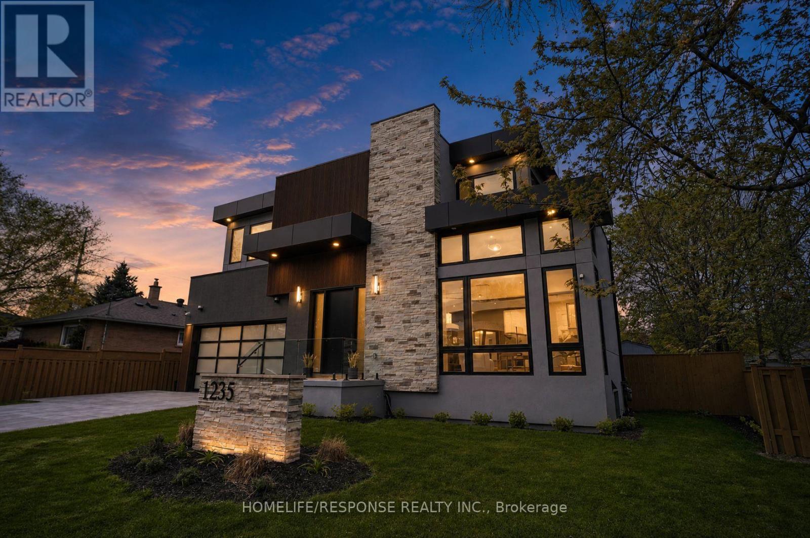Detached at 1235 WHITTINGTON ROAD, Mississauga (Clarkson)