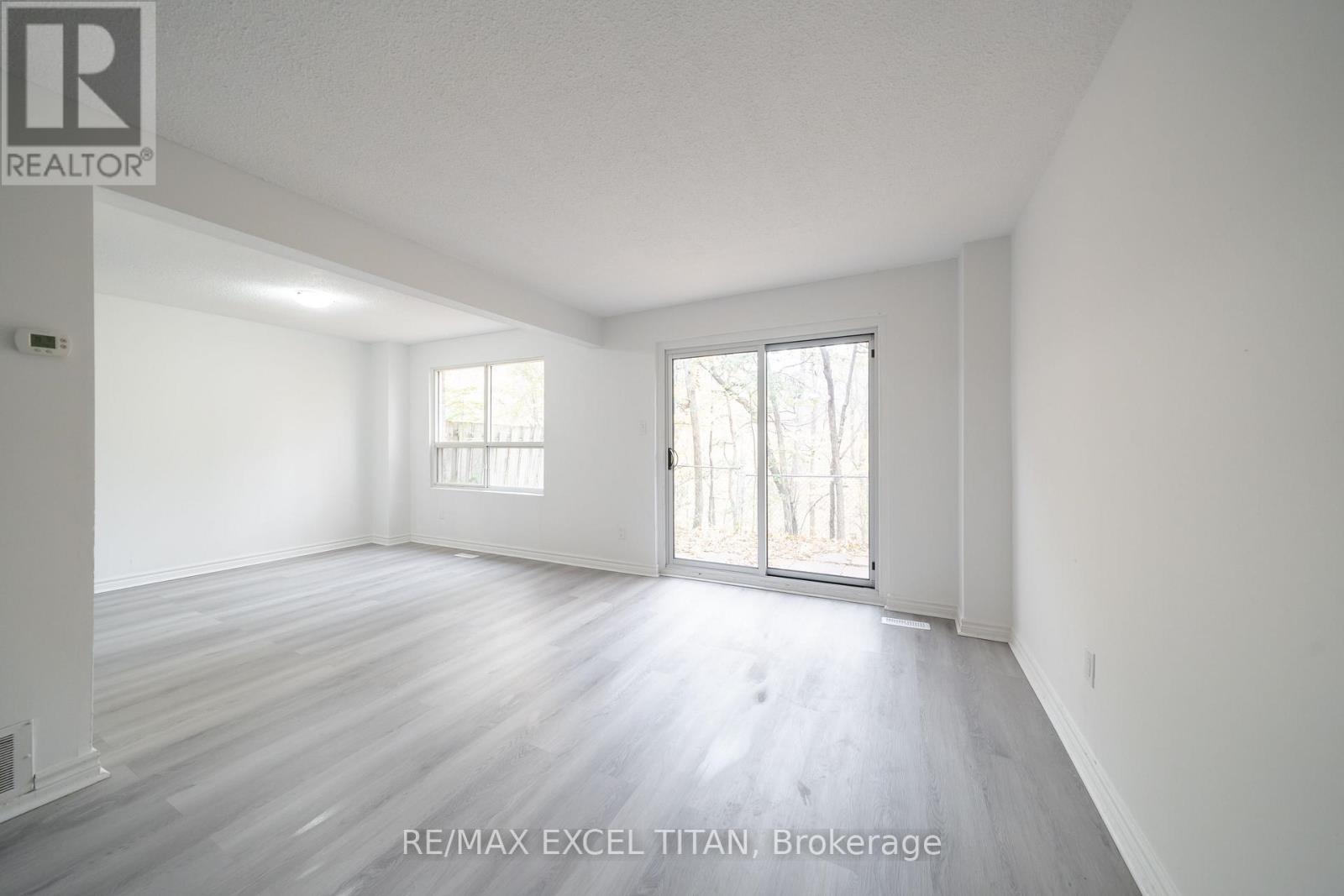 Townhouse at 1285 WHITE OAKS, Oakville (FA Falgarwood)