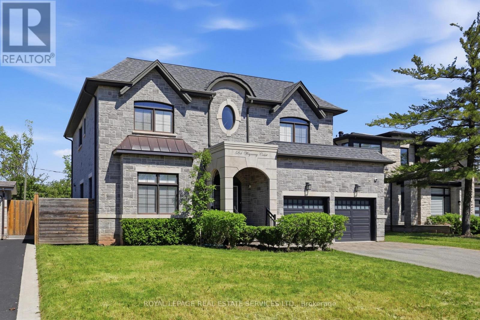 Detached at 584 WEYNWAY COURT, Oakville