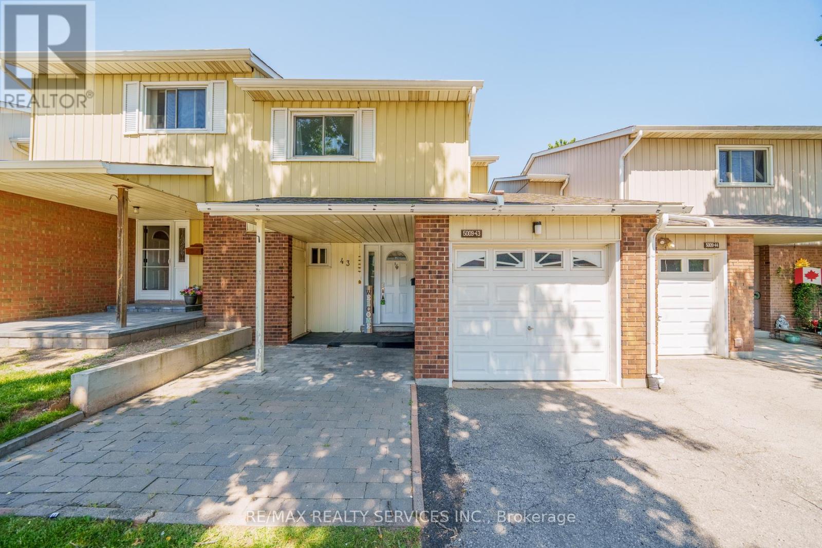 Townhouse at 43 - 5009 PINEDALE AVENUE, Burlington