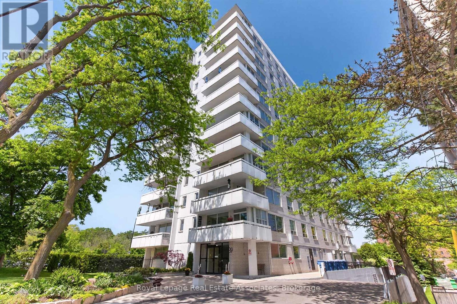 Apartment at 404 - 39 STAVEBANK ROAD, Mississauga (Port Credit)