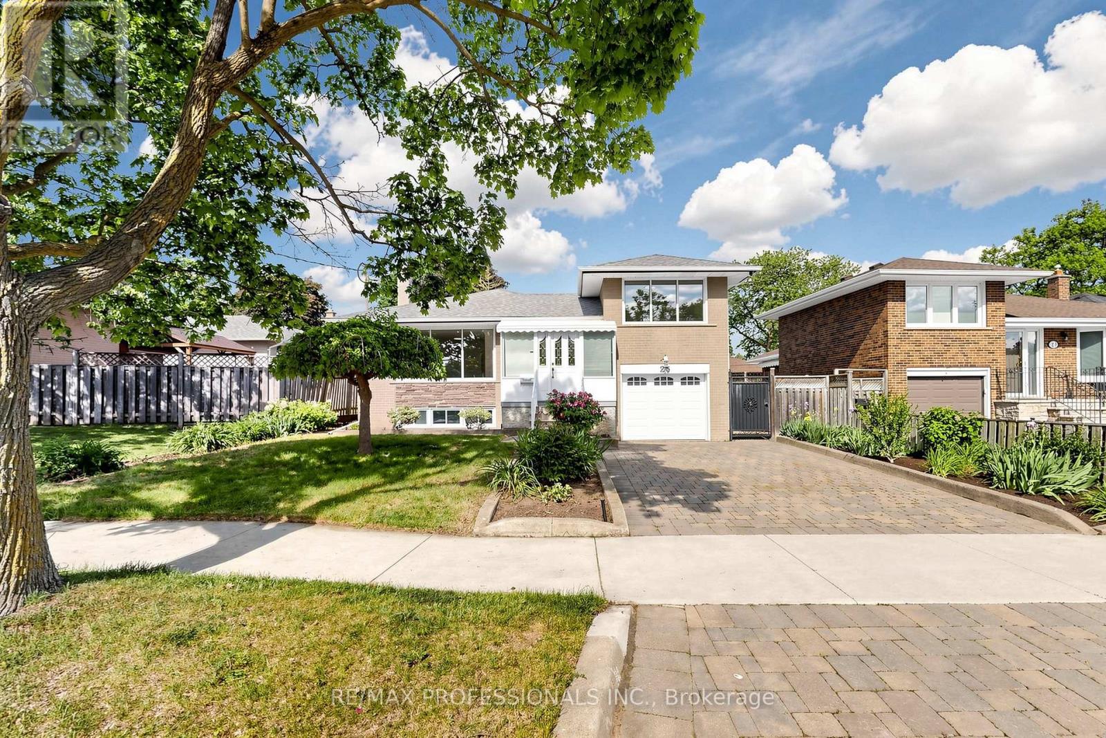 Detached at 25 CARSBROOKE ROAD, Toronto
