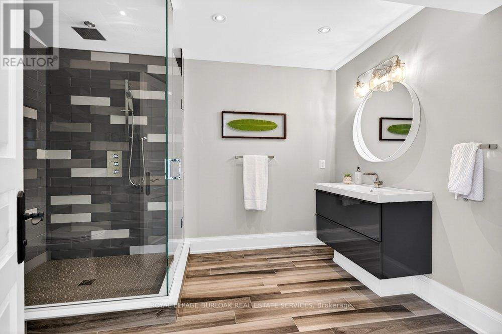 Detached at 2470 APPLEWOOD DRIVE, Oakville