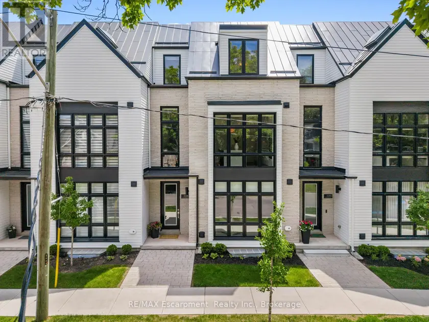 Townhouse at 2280 SOVEREIGN STREET, Oakville
