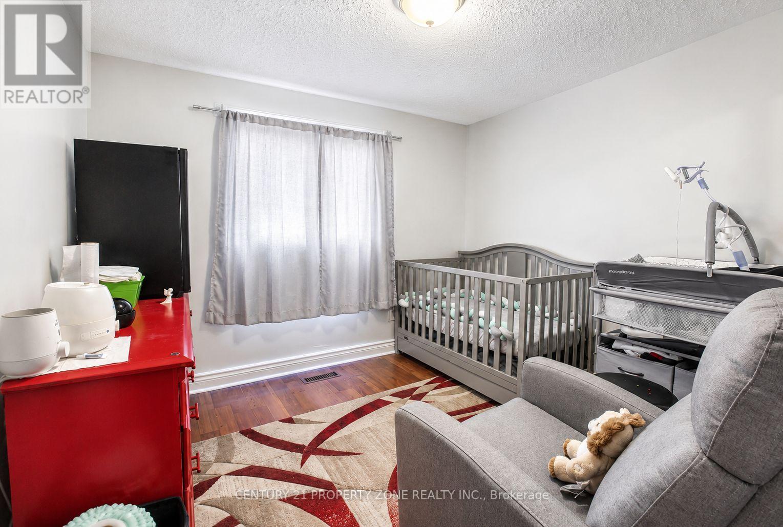 Detached at 7652 ROSELLE CRESCENT, Mississauga