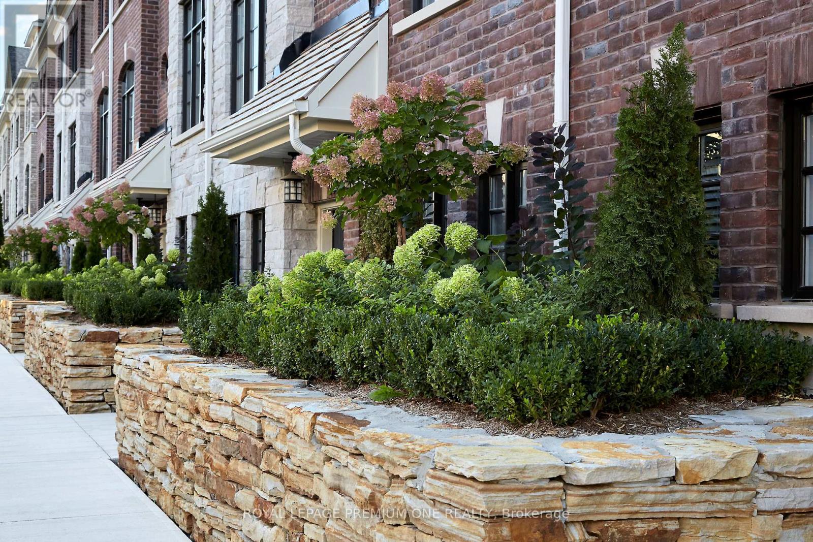 Townhouse at 70A THOMAS STREET, Mississauga (Streetsville)
