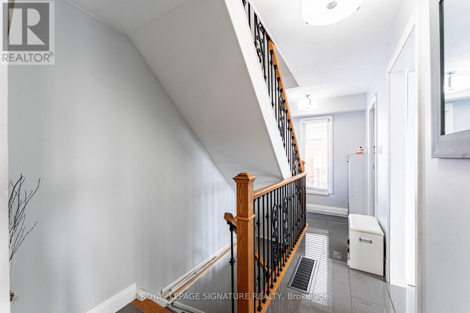 Detached at 25 HUN CRESCENT, Toronto