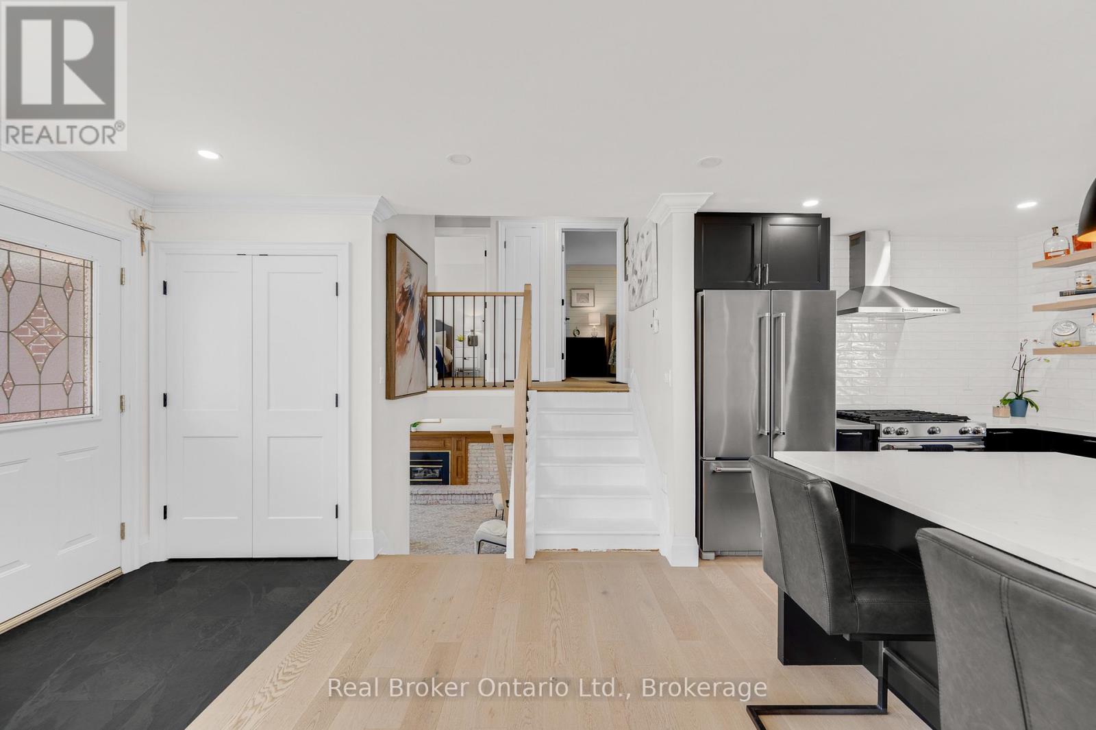 Detached at 377 DUNCOMBE DRIVE, Burlington