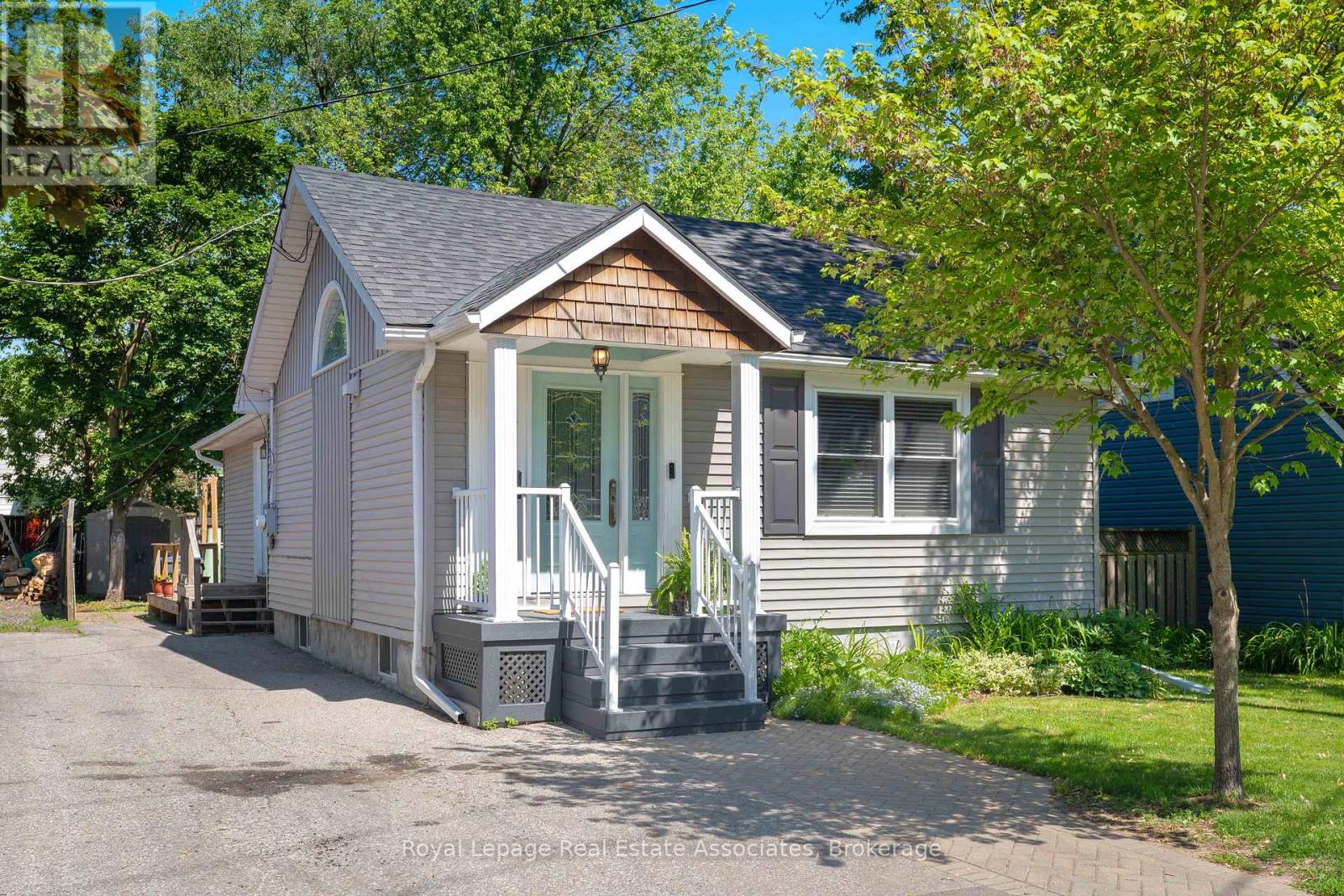 Detached at 54 FREDERICK STREET, Brampton (Downtown Brampton)