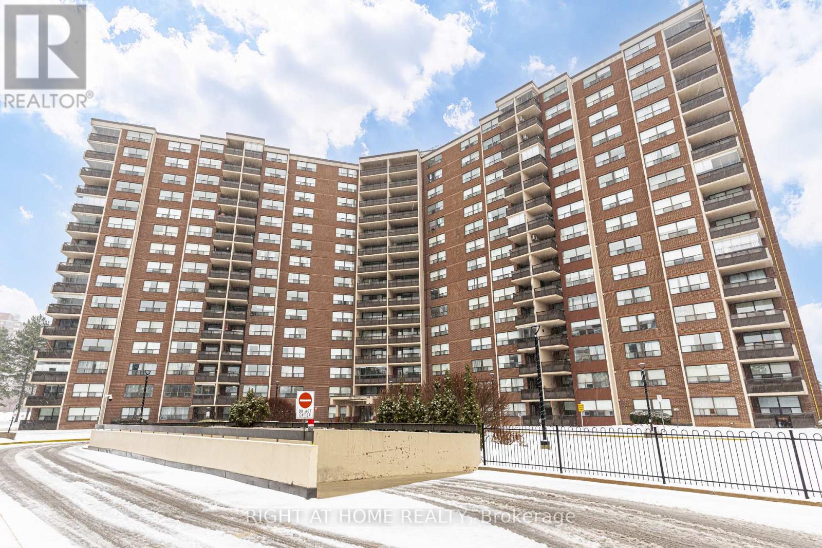 Apartment at 802 - 551 THE WEST MALL, Toronto (Etobicoke West Mall)