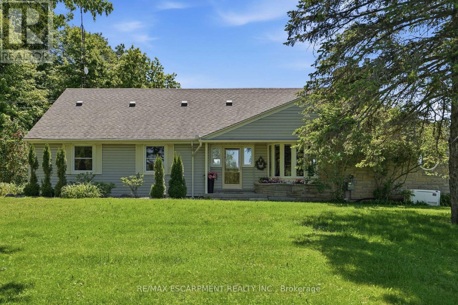 Detached at 5724 BLIND LINE, Burlington