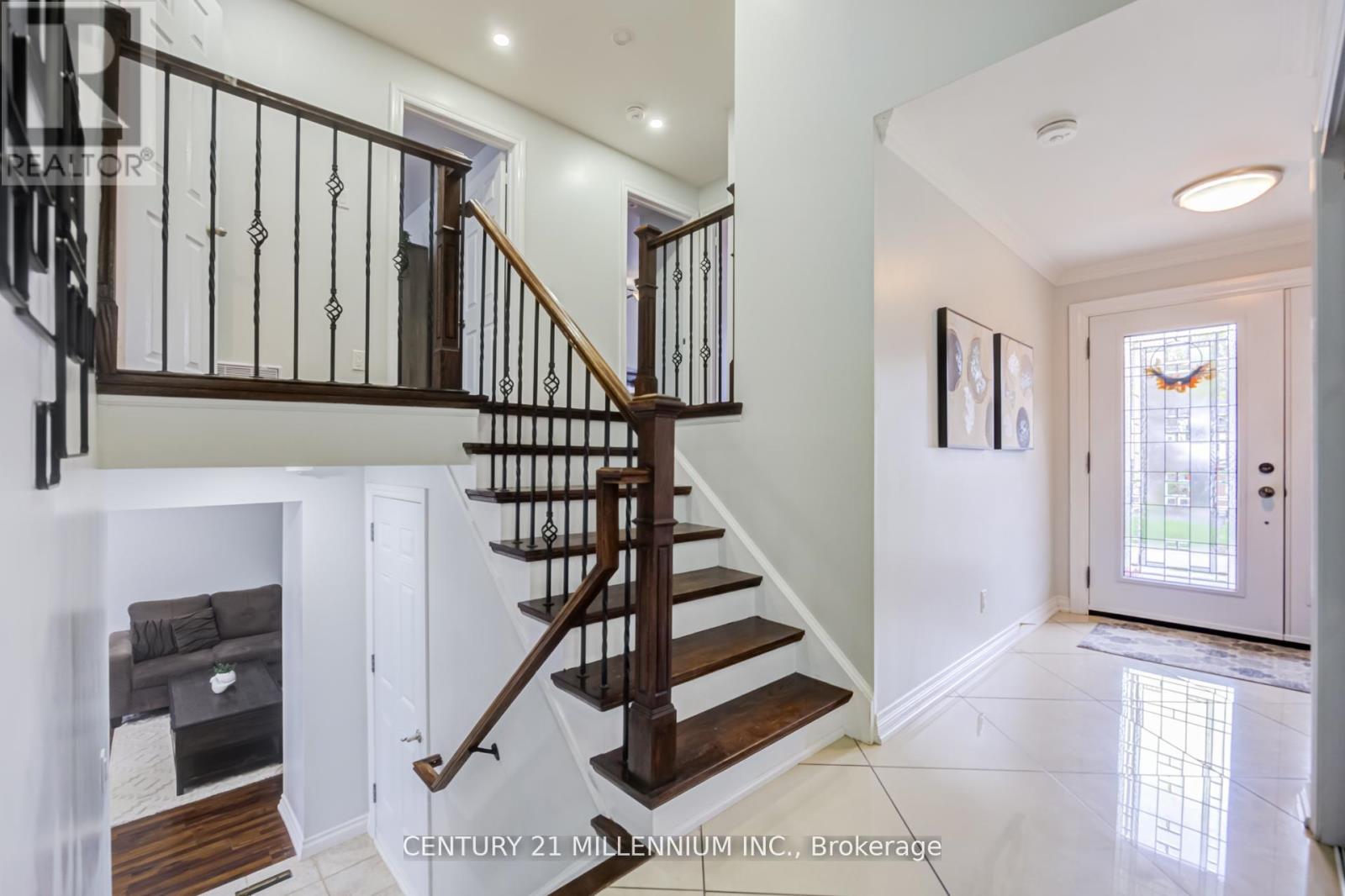Detached at 18 RIDGEHILL DRIVE, Brampton