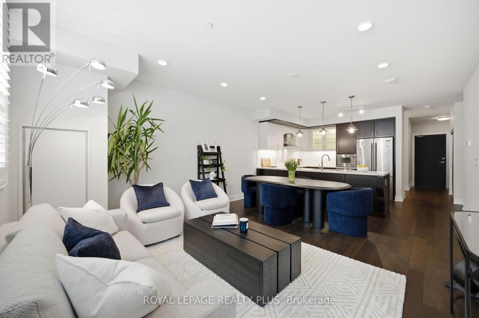 Apartment at 117 - 1575 LAKESHORE ROAD W, Mississauga