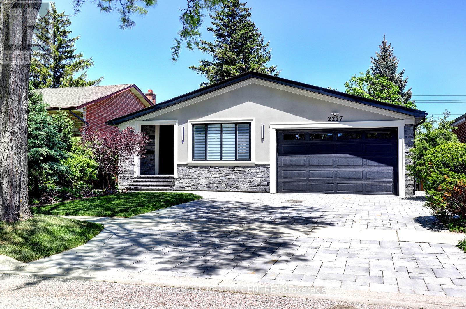 Detached at 2257 SPRINGFIELD COURT, Mississauga