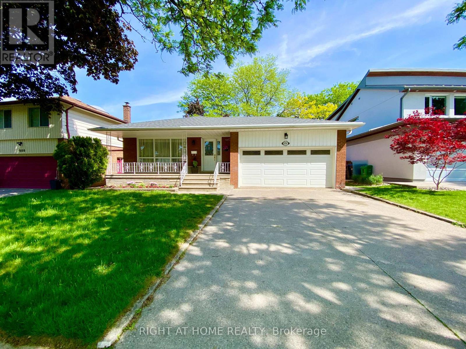 Detached at 876 HOLLOWTREE CRESCENT, Mississauga