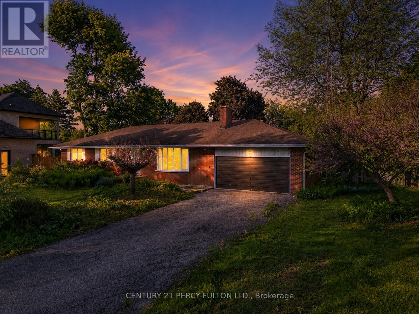 Detached at 10208 TENTH LINE, Halton Hills