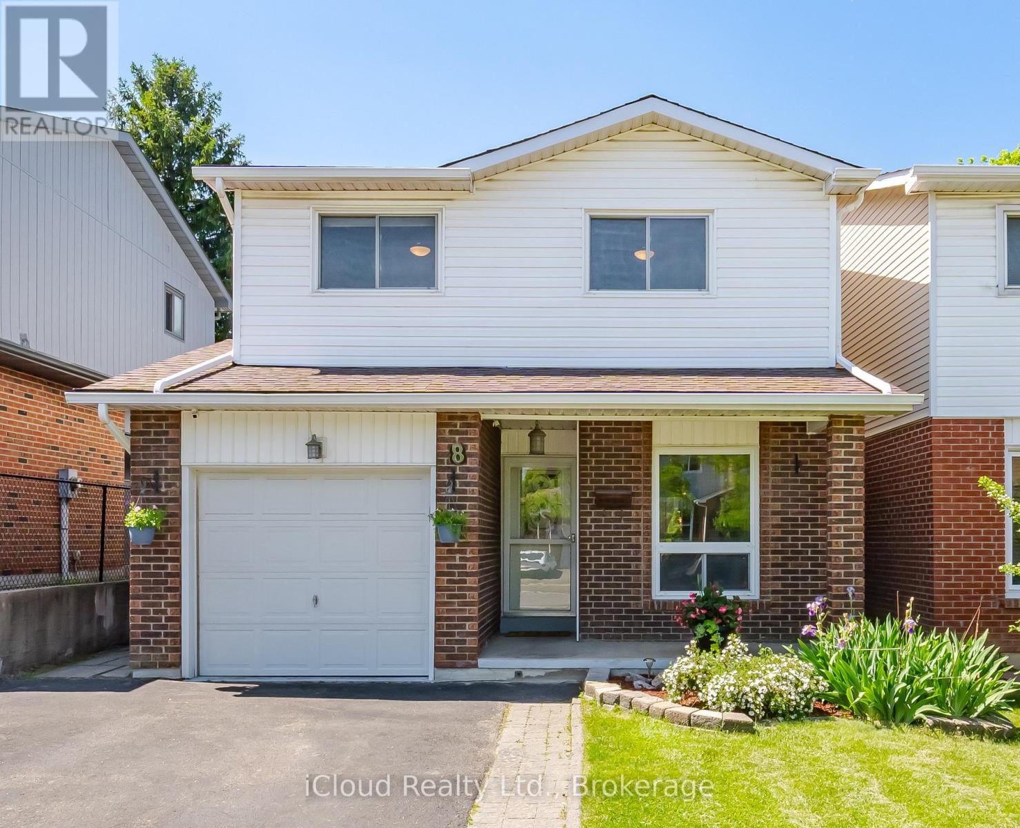 Semi-Detached/Link at 8 LINDRIDGE AVENUE, Brampton