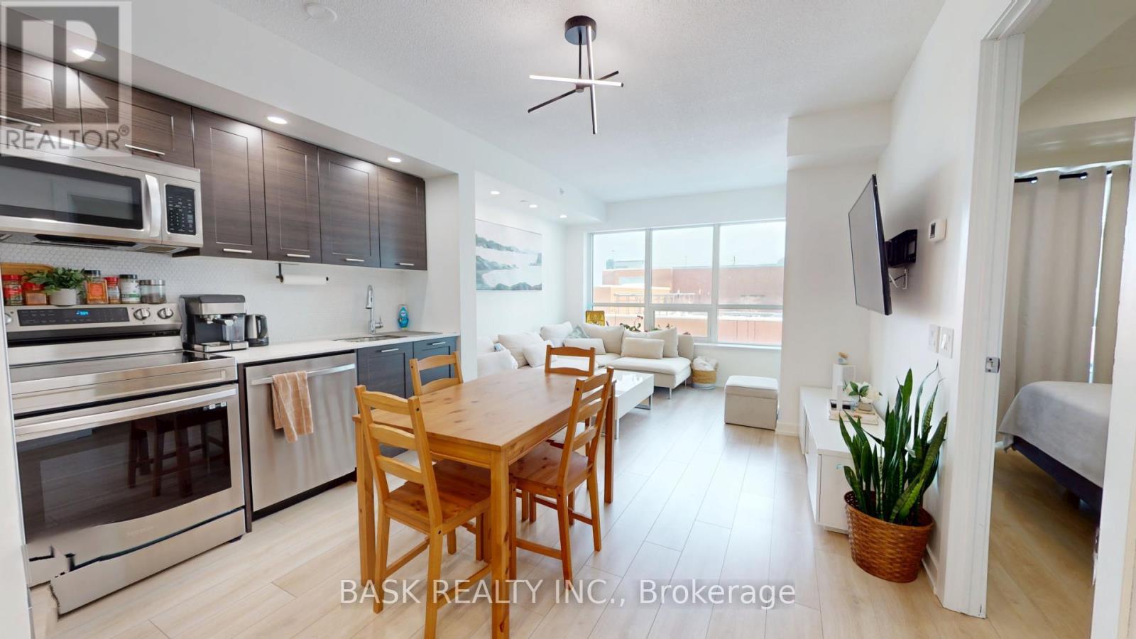 Apartment at 406 - 2220 LAKE SHORE BOULEVARD W, Toronto