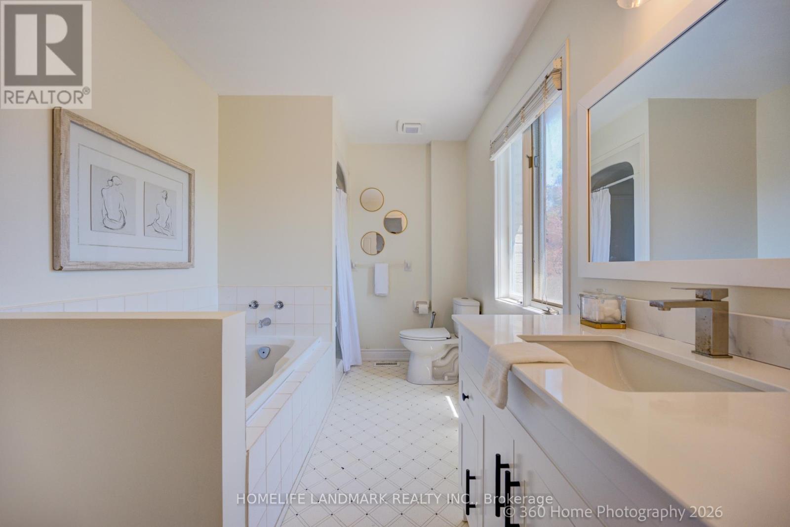 Semi-Detached/Link at 423 LEVANNA LANE, Oakville