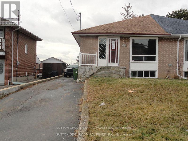 Semi-Detached/Link at 205 ST LUCIE DRIVE, Toronto