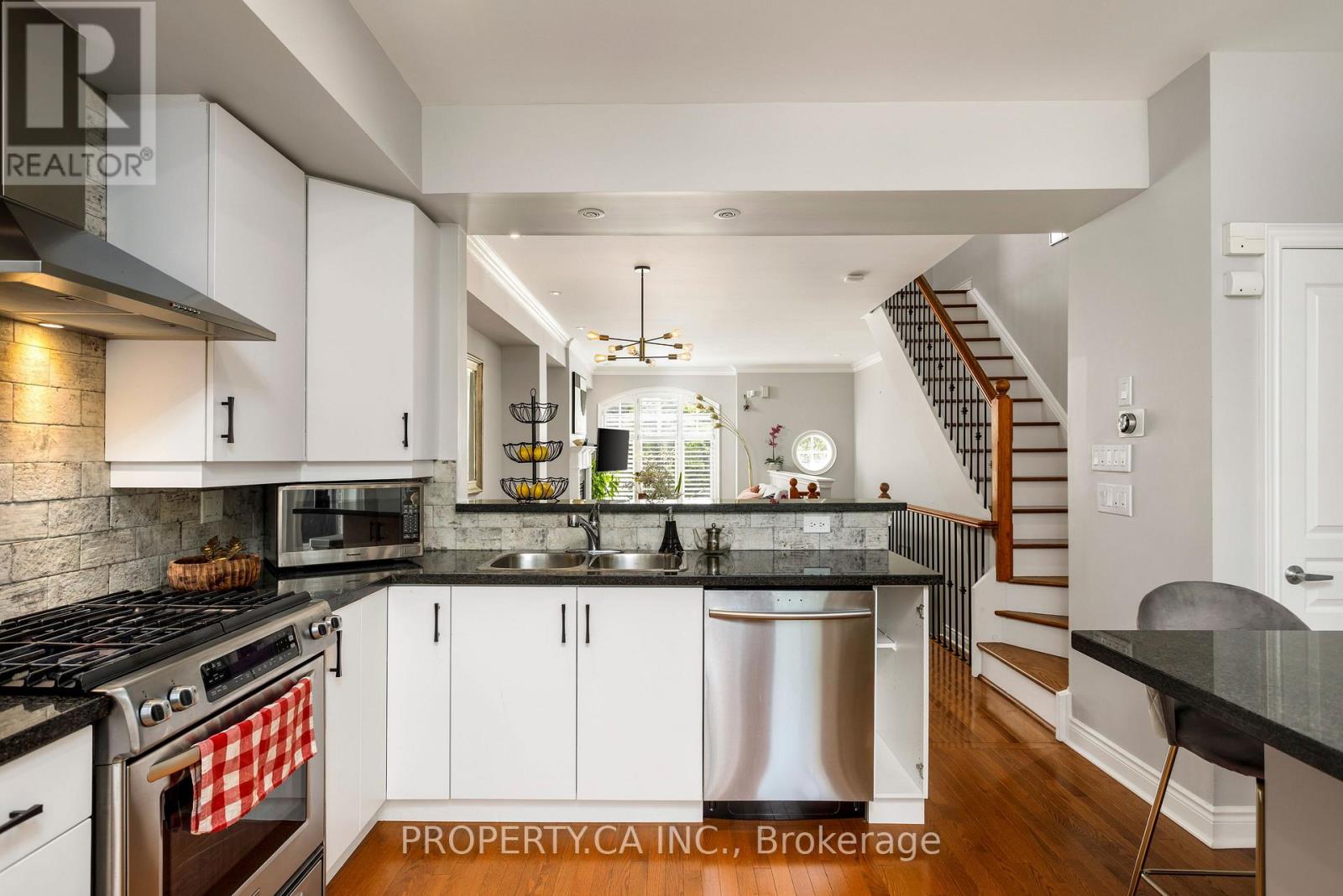 Townhouse at 9 LEAVES TERRACE, Toronto