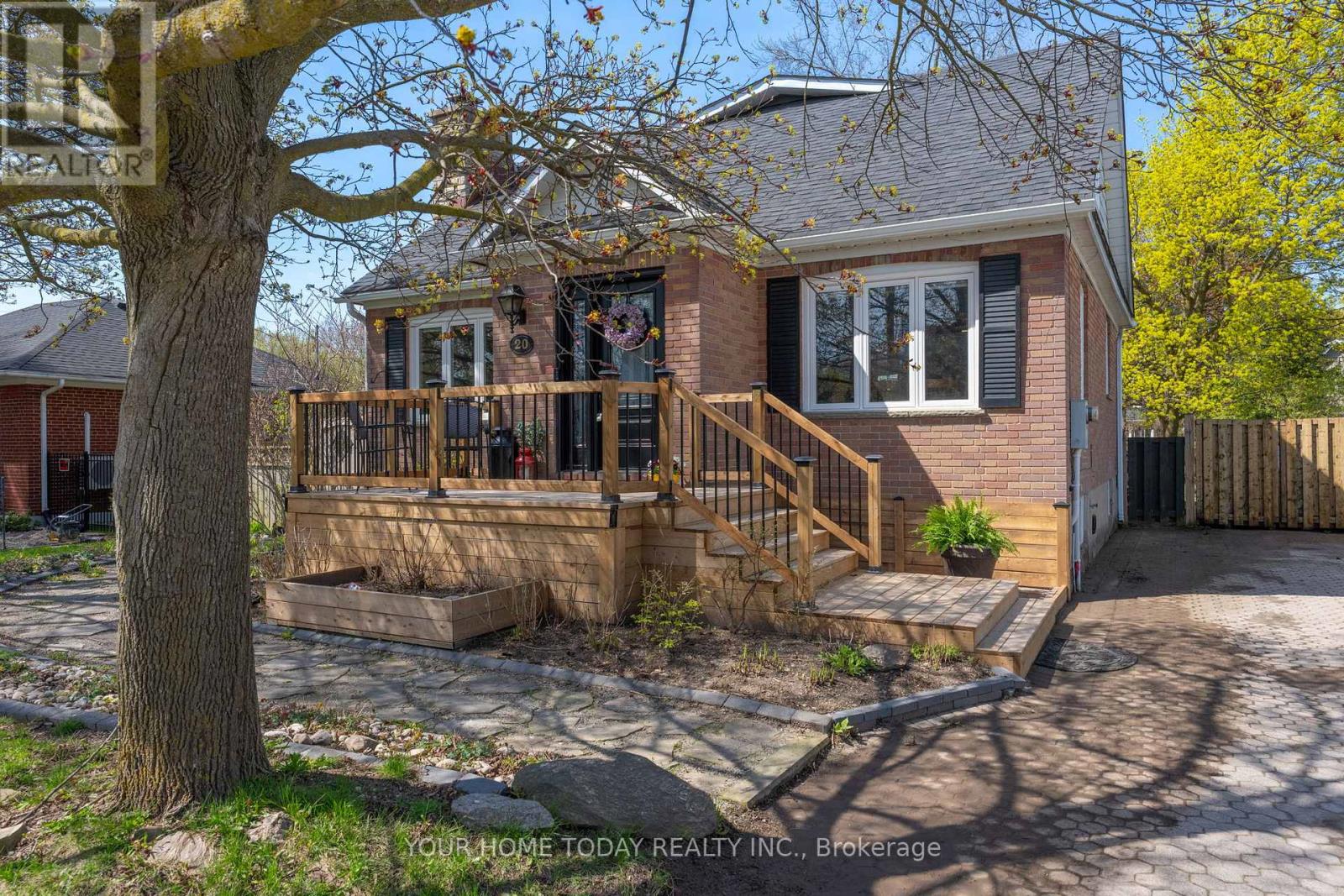 Detached at 20 ELGIN STREET, Halton Hills (Georgetown)