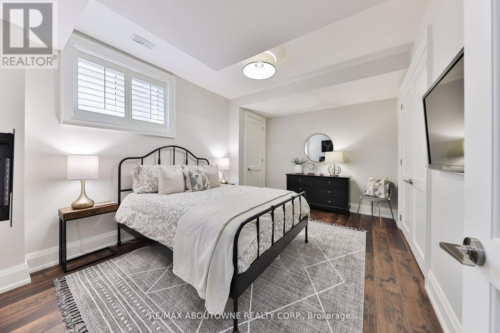 Detached at 408 SAVILLE CRESCENT, Oakville